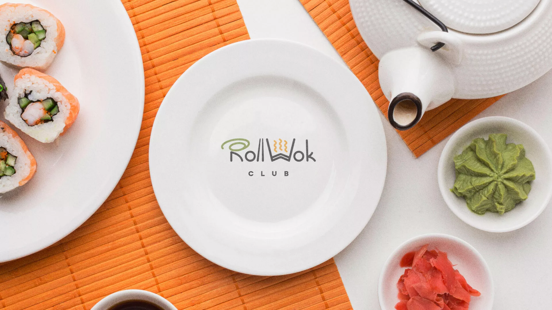 Разработка логотипа и фирменного стиля суши-бара «Roll Wok Club» в Жигулёвске